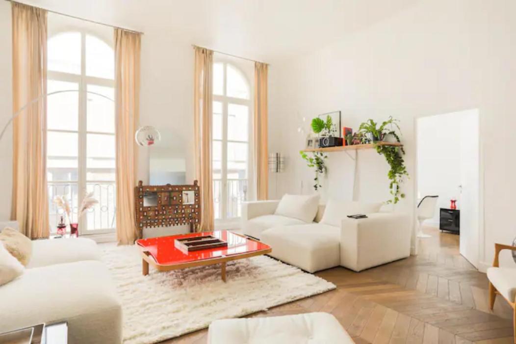 Amazing Premium Flat, Fantastic Location, 1290 Sqf Parijs